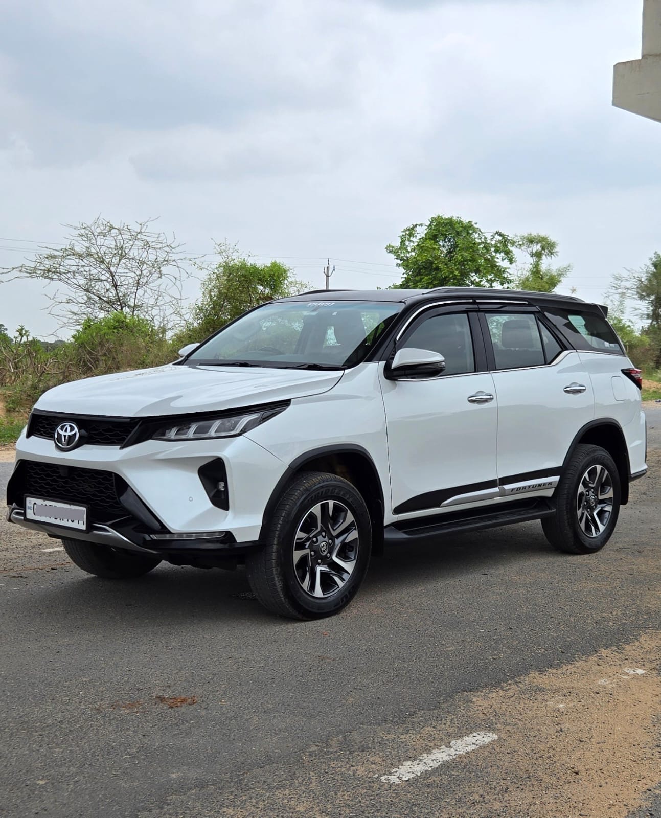Toyota Fortuner Legender